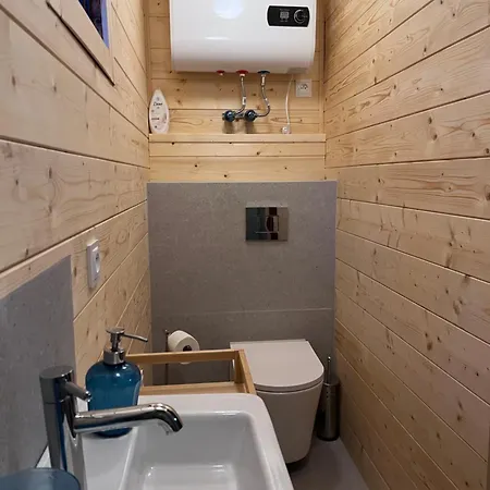 Drewniany Bb Nad Rzeka Alojamento de Turismo Selvagem