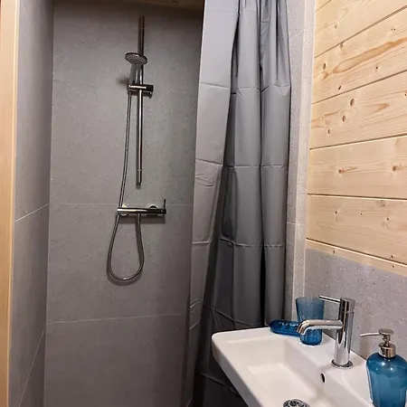 Drewniany Bb Nad Rzeka Lodge *
