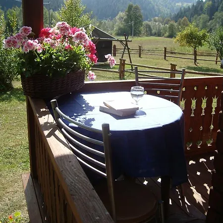 Drewniany Bb Nad Rzeka Orman Evi